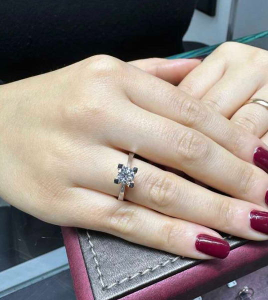 0.80 Karat Pırlanta Tektaş Yüzük