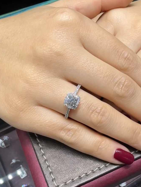 0.90 Karat Pırlanta Halo Yüzük